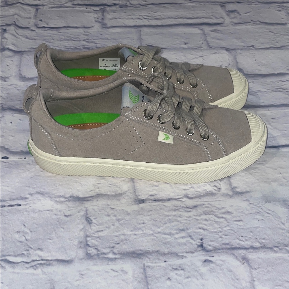 Cariuma OCA Suede - Size 7